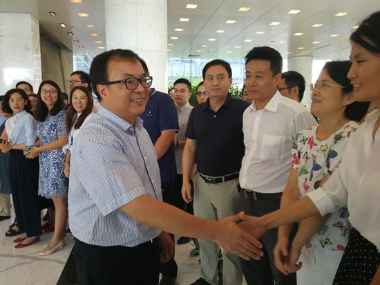 陈文辉赴任社保基金 郭树清等送行